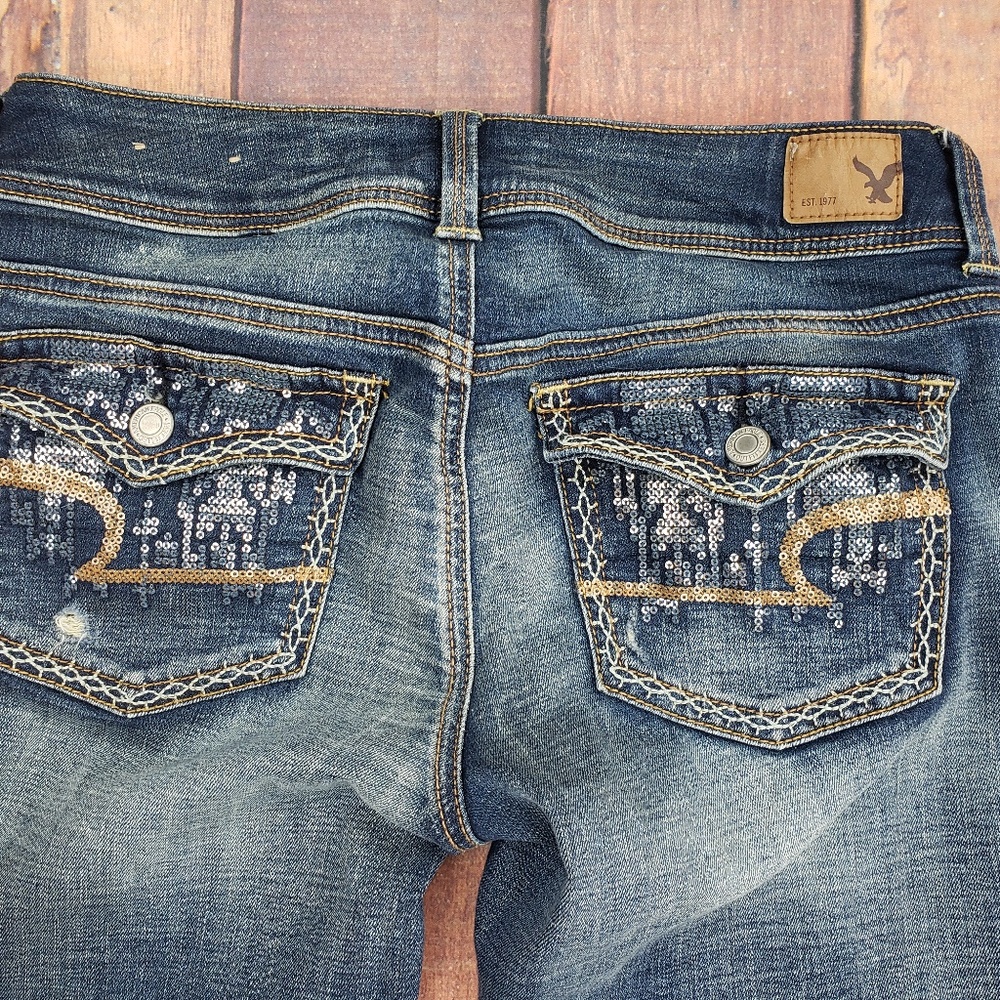 American Eagle Size 6 Medium Wash Kick boot jeans